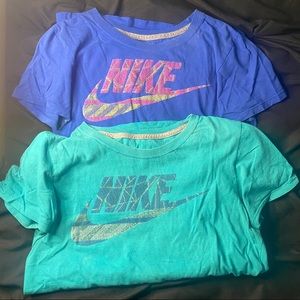 2 nike t shirts